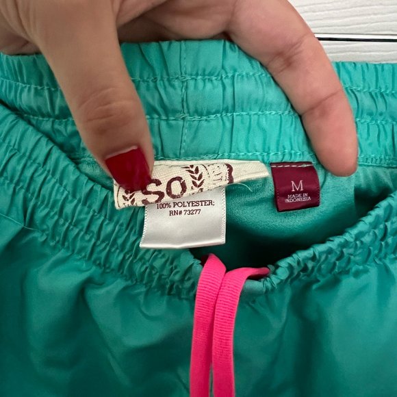 Shorts - Picture 3 of 3